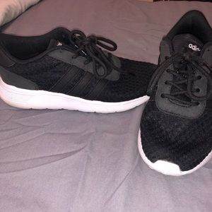 ADIDAS BLACK SNEAKERS SIZE 6.5/7